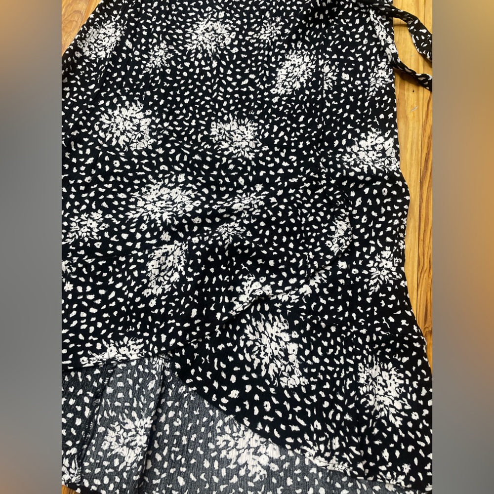 Black and white floral skirt - Picture 2 of 9